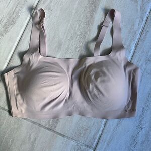 Skims Naked Scoop Bra Large